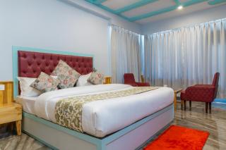 Apple Flower Himalayan Heights - Luxury Stay with Mountain Views, Parking & Garden - 6