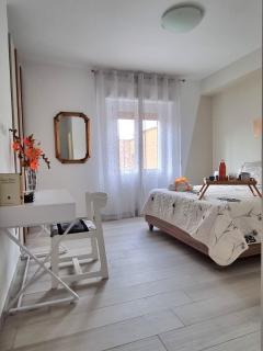 Madeleine Apartment Alghero con posto auto e moto gratuito - 7