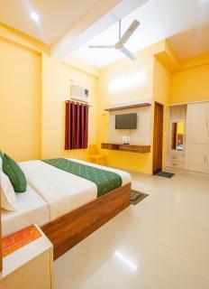 Hotel Premium Rooms by Krishiv Hotels - 6