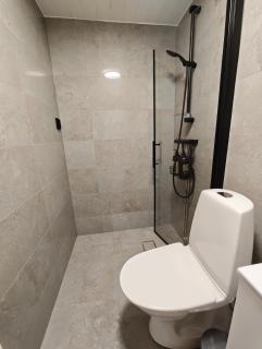 Centralt gästhus i Sala med kök, trädgård & Wi-Fi - 6