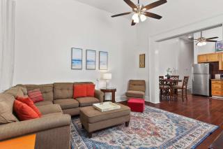 Art Filled Sanctuary in the Heart Of Mid City - 8