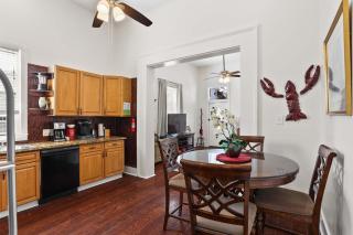 Art Filled Sanctuary in the Heart Of Mid City - 6