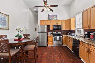 Art Filled Sanctuary in the Heart Of Mid City - 3