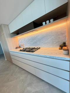 3-Bedroom Gorgeous Apartment Brisbane City Queens Wharf 180 degree City View - 5