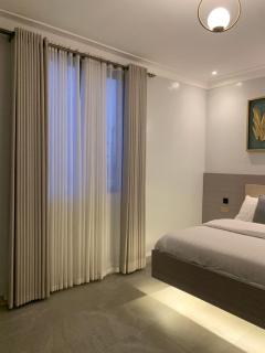 Hoxton Suites - 2