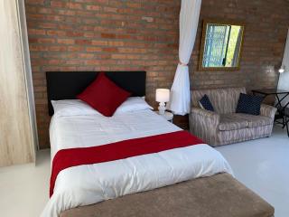 Quilla Quarters - 9