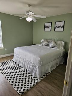 Beach Breeze Getaway - 9