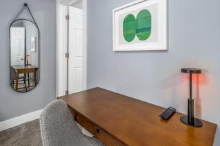 Prime Walnut Hills, 5min to UC, Lux King Beds, Sleep 6ppl, Smart TVs - 2