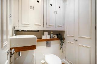 Elegant 3BR Mews House with Parking in Westminster - 3