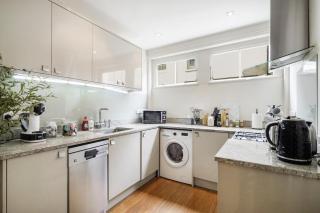 Elegant 3BR Mews House with Parking in Westminster - 6