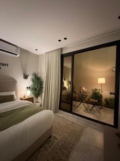 استديو فندقي بجلسه وحديقة خارجيه - 9