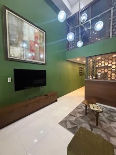 Modern Loft in Newport City - 2BR and 2BA - 6