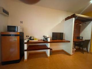 Leon Oasis Nai Harn - 3