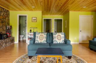 Waterfront cabin in the woods - 8