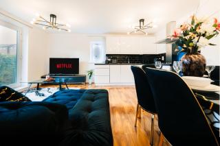 LUX 2BDR Flat in Woolwich I 2 Stops to Canary Wharf & Excel I Free Parking - 0