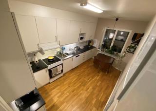 City apartment with balcony - 8