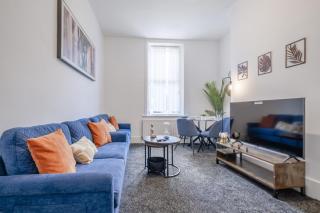 Contractors! Free parking, Wifi, 6 BDR, 10 Beds! - 1