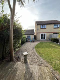 Cosy Contractor House with Garden & Parking! - 9