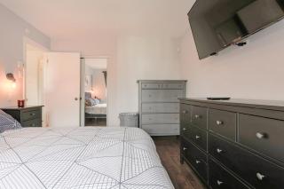 Cozy 2 bedroom close to downtown - 3