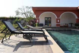 L'Eclipse Air-Conditioned Villa with Pool - 9