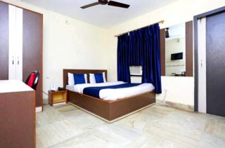 Hotel Blue Moon Near Railway Station With Comfortable Stay - 0