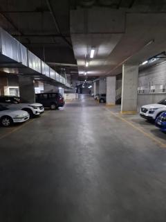 Jacks Unique Central Lodging w Pool, Gym & Parking #2 - 9