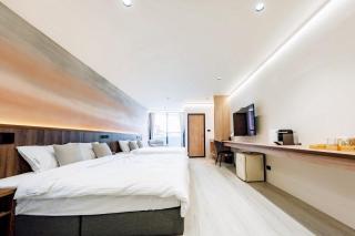 Zhuzhu Light Hotel - 2