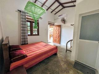 Sanithu Homestay and villa Galle - 4