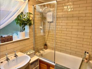 Traditional Country Cottage - 1
