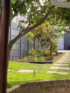 Garden flat Durbanville - with Office, WiFi and secure gated parking - 8