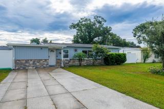 Poolside Paradise - 9