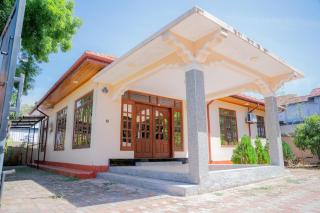 Town and Lagoon House - 1