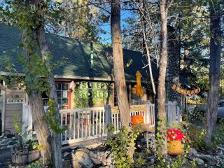 Sleepy Forest Cottages - 2