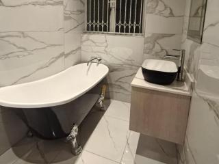 Sydney's NA Guest House and Venue - 8