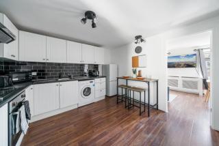 6 Bedrooms Entire Property in Central London - 3