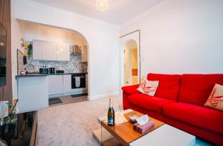 Cozy 1BR Seaside Apt in Brighton Marina Village - 4