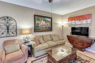 Sunroom and Yard Charming Hot Springs Home! - 7