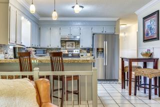 Sunroom and Yard Charming Hot Springs Home! - 5