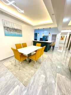 High end spacious four bedrooms apartment - 9