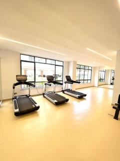 High end spacious four bedrooms apartment - 2