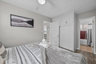 Prime North Park Stay, Walk to Restaurants, Bars, and Breweries with Free Parking - 9