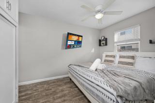 Prime North Park Stay, Walk to Restaurants, Bars, and Breweries with Free Parking - 6