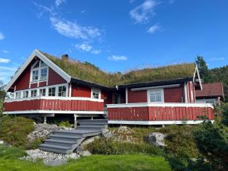 Stor hytte med praktfull havutsikt - 0