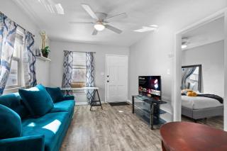 Stylish & Comfy Gem in North Park, Walk to Restaurants, Bars, and Breweries - 0