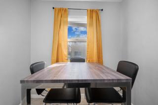 Stylish & Comfy Gem in North Park, Walk to Restaurants, Bars, and Breweries - 1