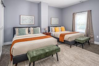 Walnut Hills, 5min to UC, Sleeps 7ppl, Lux Beds, Smart TVs - 9