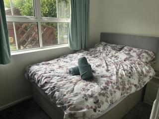 Quiet House on Residential Family Street - Private Drive Close to City Centre & Transport - Belfast - 5