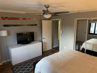 Comfy 2 Bed 2 Bath Condo on the slopes with night skiing - 2