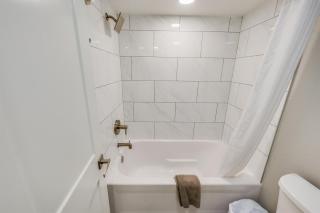 New Remodeled, Grand Cayman 662, Nice Decor,Pools! - 1