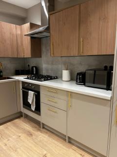 Luxurious 2 bed Apartment in London - Long Stays - Free Parking - 8